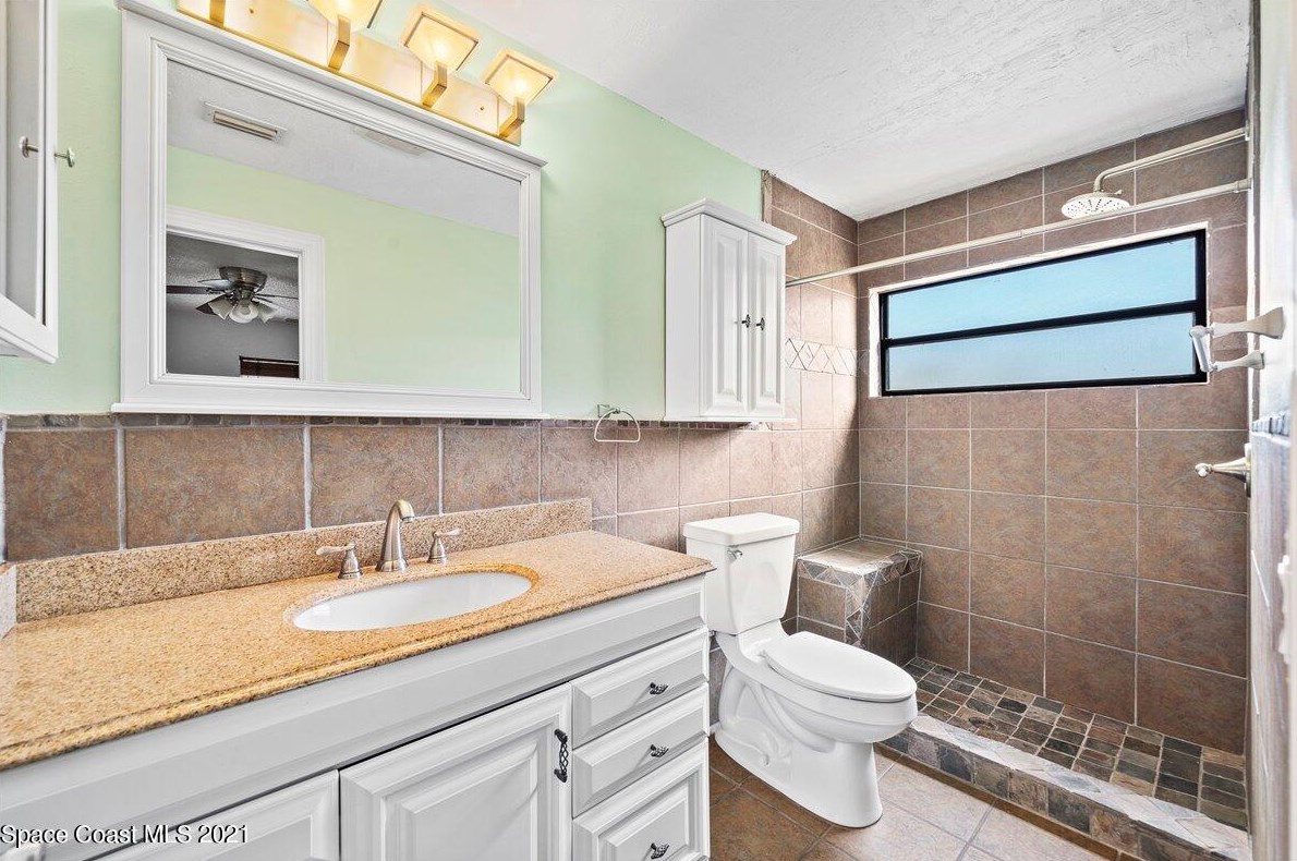 1772 Clover Cir, Melbourne FL  32935-5582 exterior