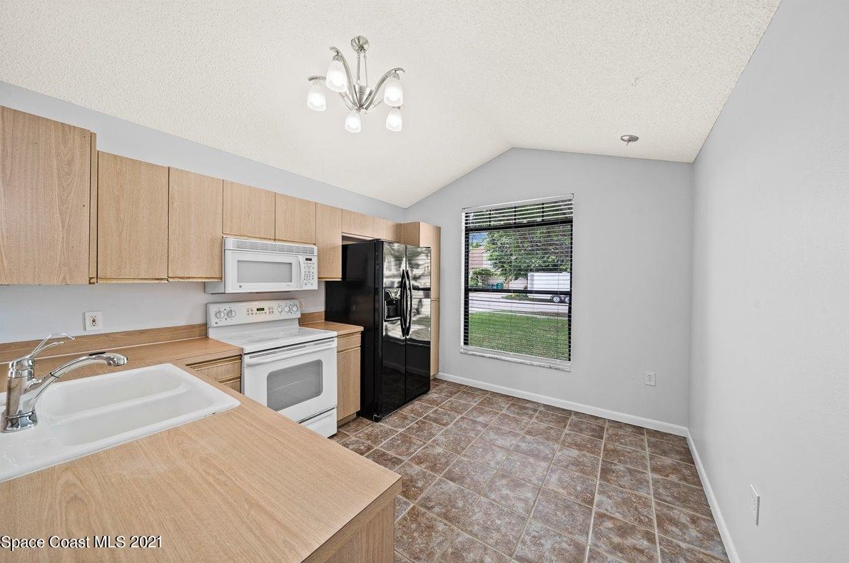 1772 Clover Cir, Melbourne FL  32935-5582 exterior