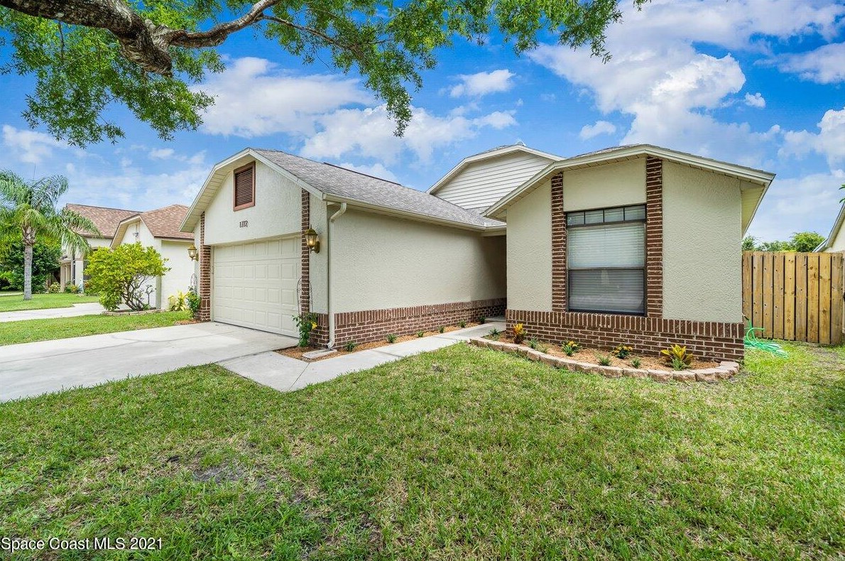 1772 Clover Cir, Melbourne, FL 32935-5582