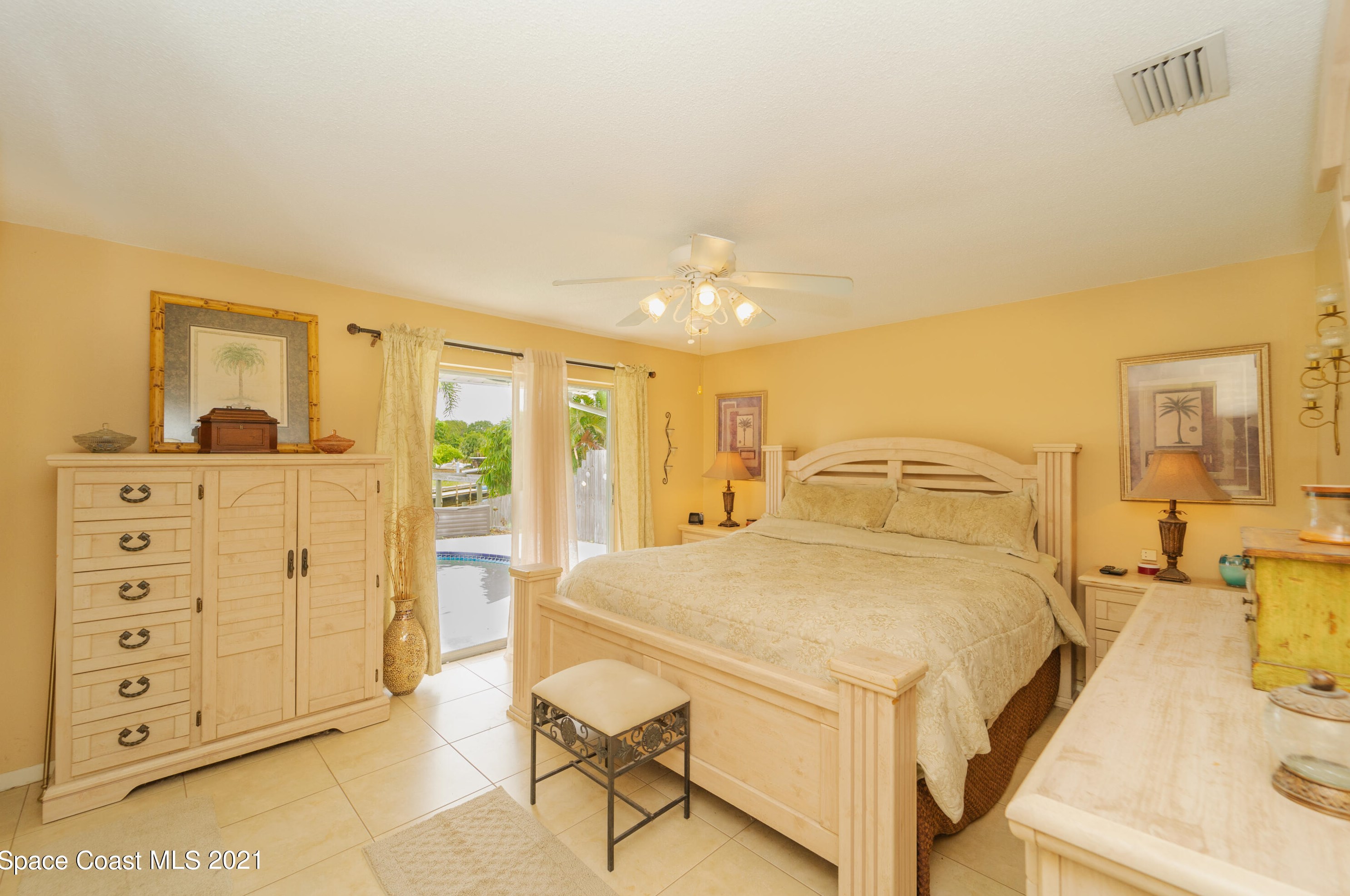 1415 Central Ave, Merritt Island FL 32952-5634 exterior