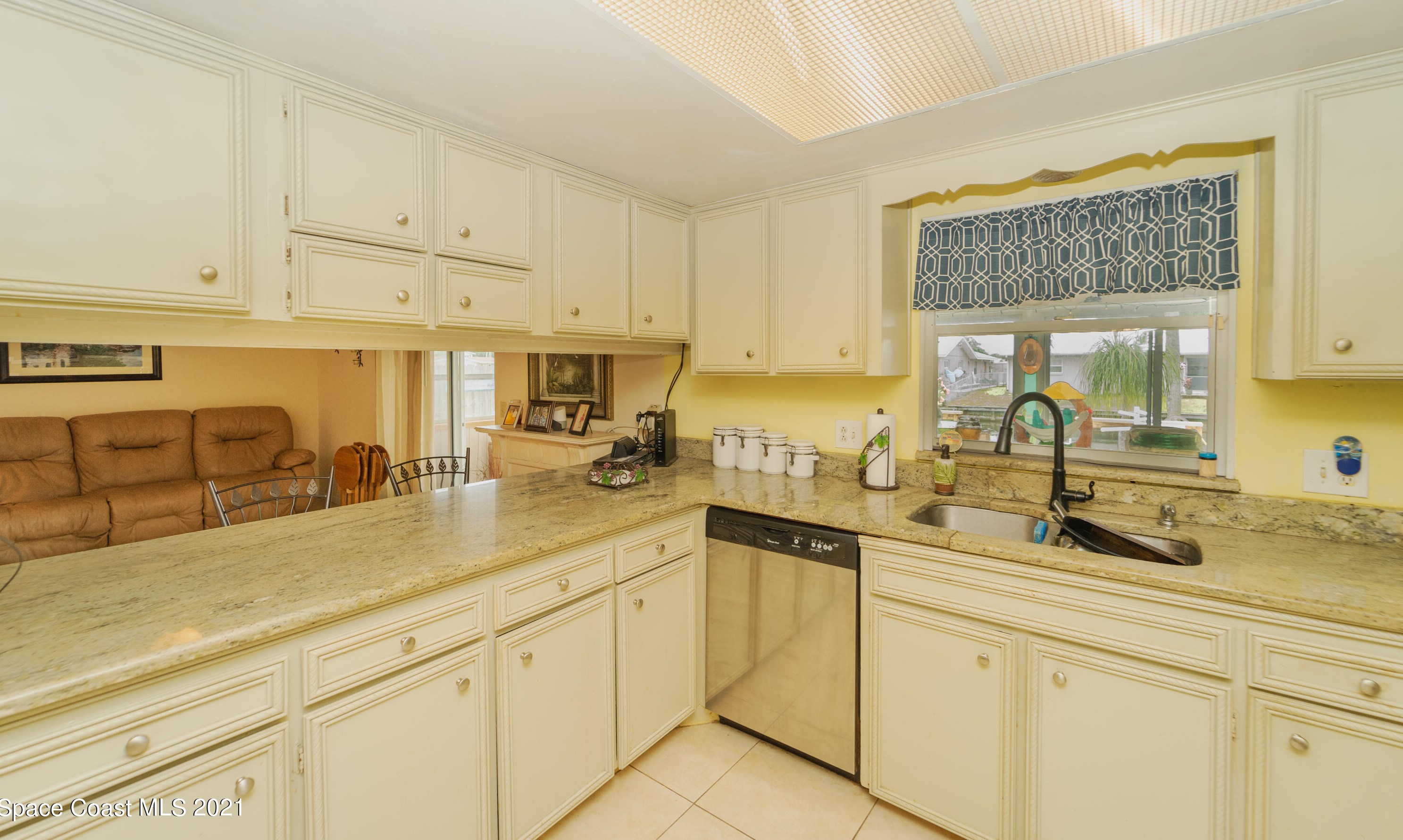 1415 Central Ave, Merritt Island FL 32952-5634 exterior