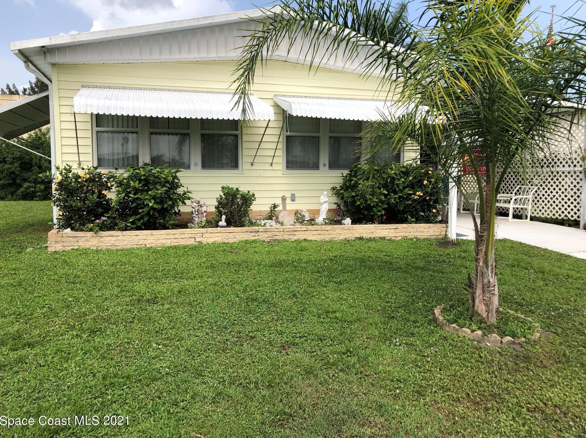 1271 Joy Ct, Melbourne, FL 32907-2154