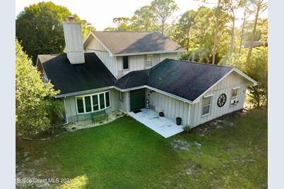 1585 Farnsworth Avenue - Photo 1