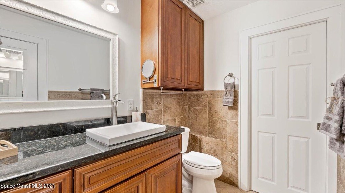 660 Canal Ct, Melbourne FL  32937-3943 exterior