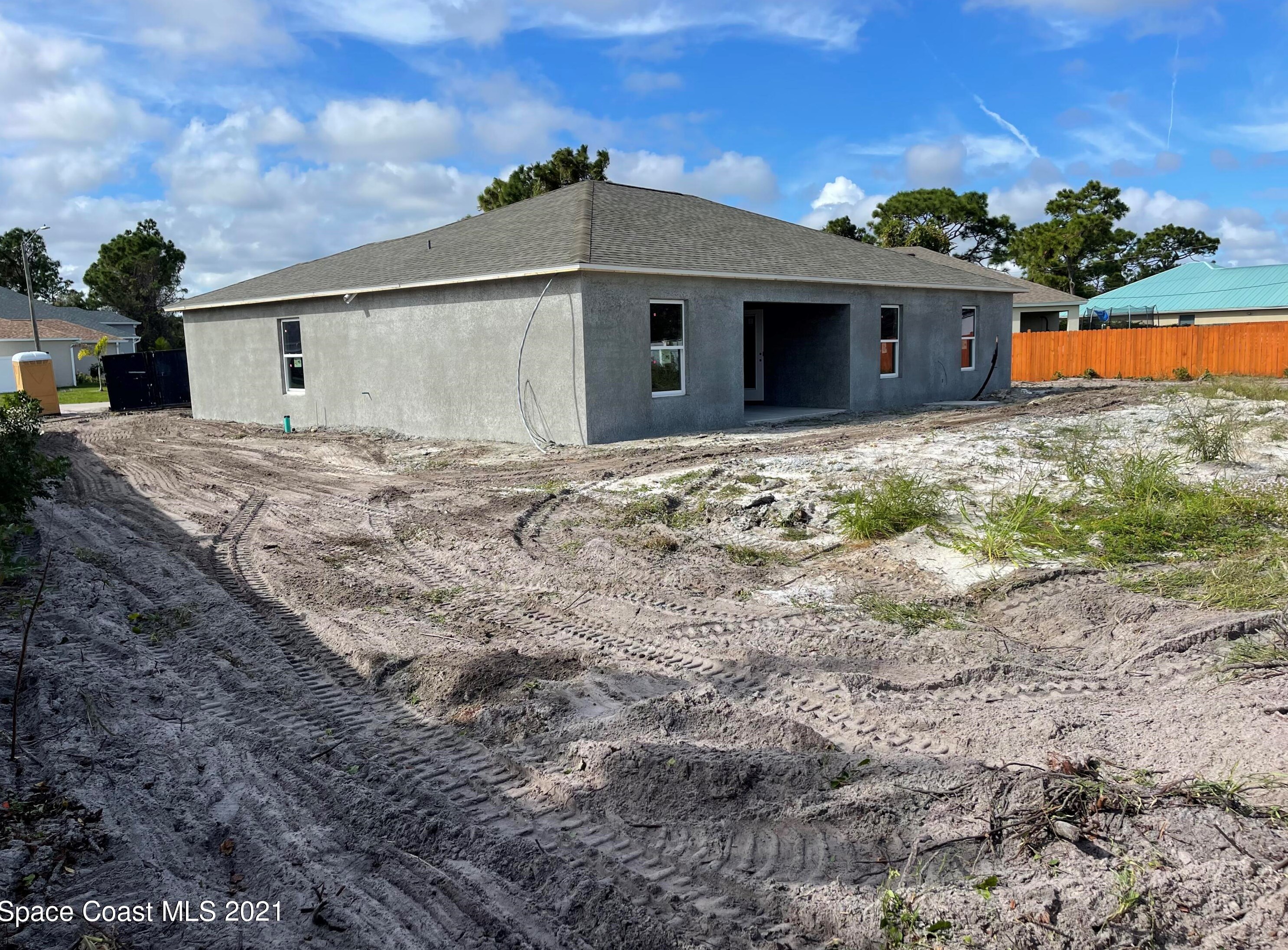 541 Bird Ave, Melbourne, FL 32909-4170