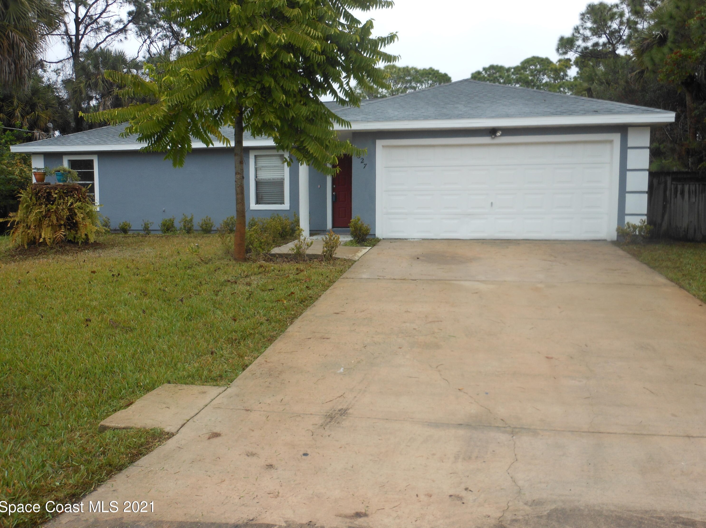 627 Harrington St, Melbourne, FL 32908-1755