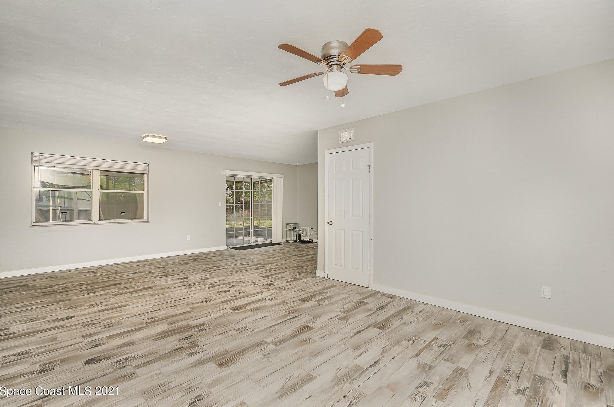 1011 Bianca Dr, Melbourne, FL 32905-6059
