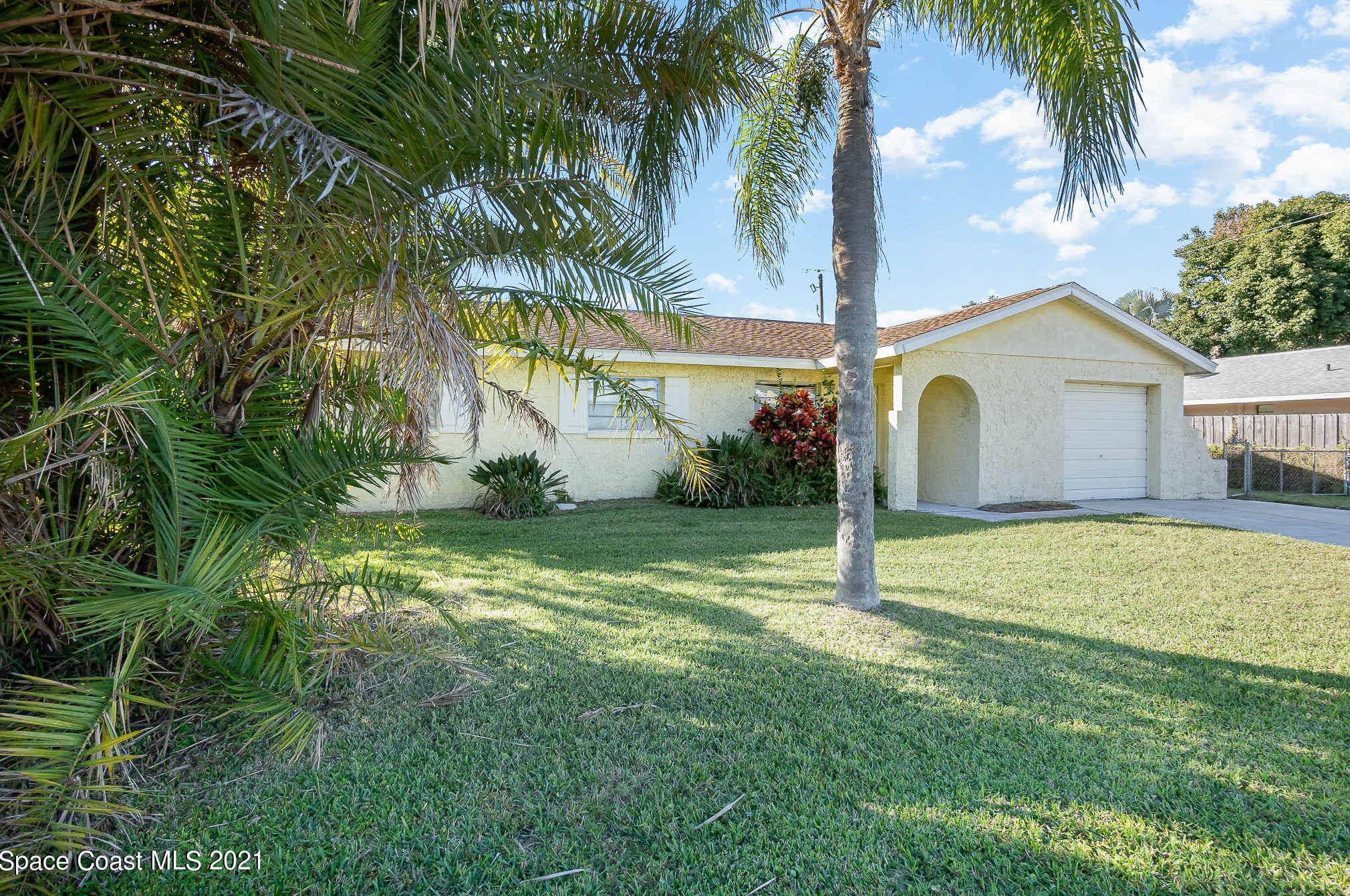2806 Fairway Dr, Melbourne, FL 32901-6969