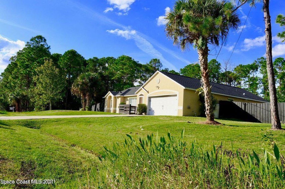 427 Fellenz St, Melbourne, FL 32908-4785