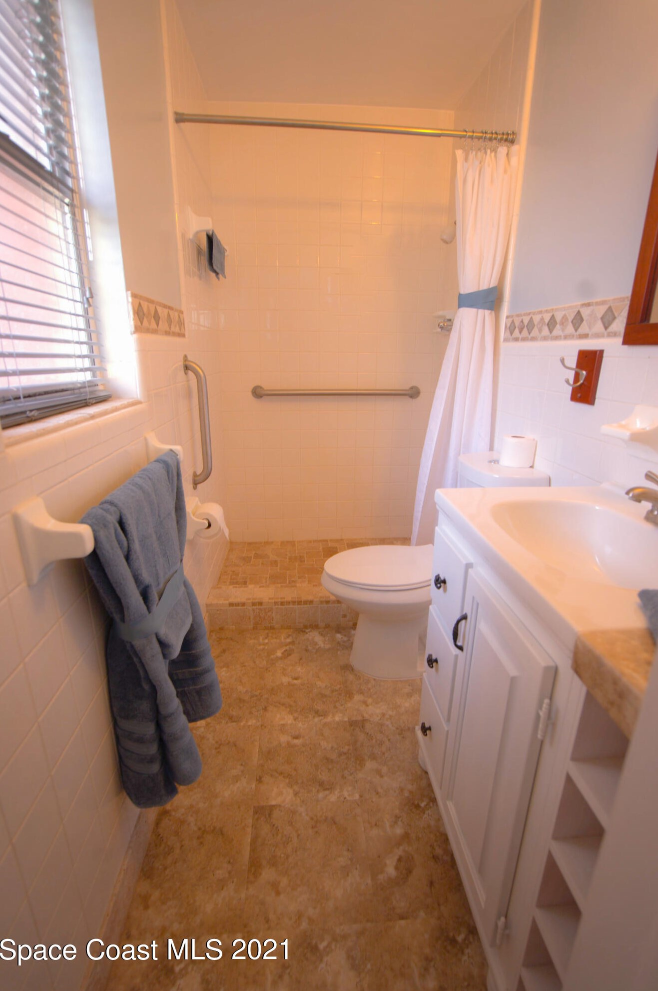 28 Fernwood Dr, Melbourne FL  32955-2910 exterior