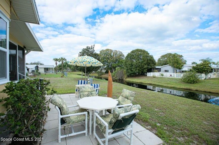 872 Waterway Dr, Sebastian, FL 32976