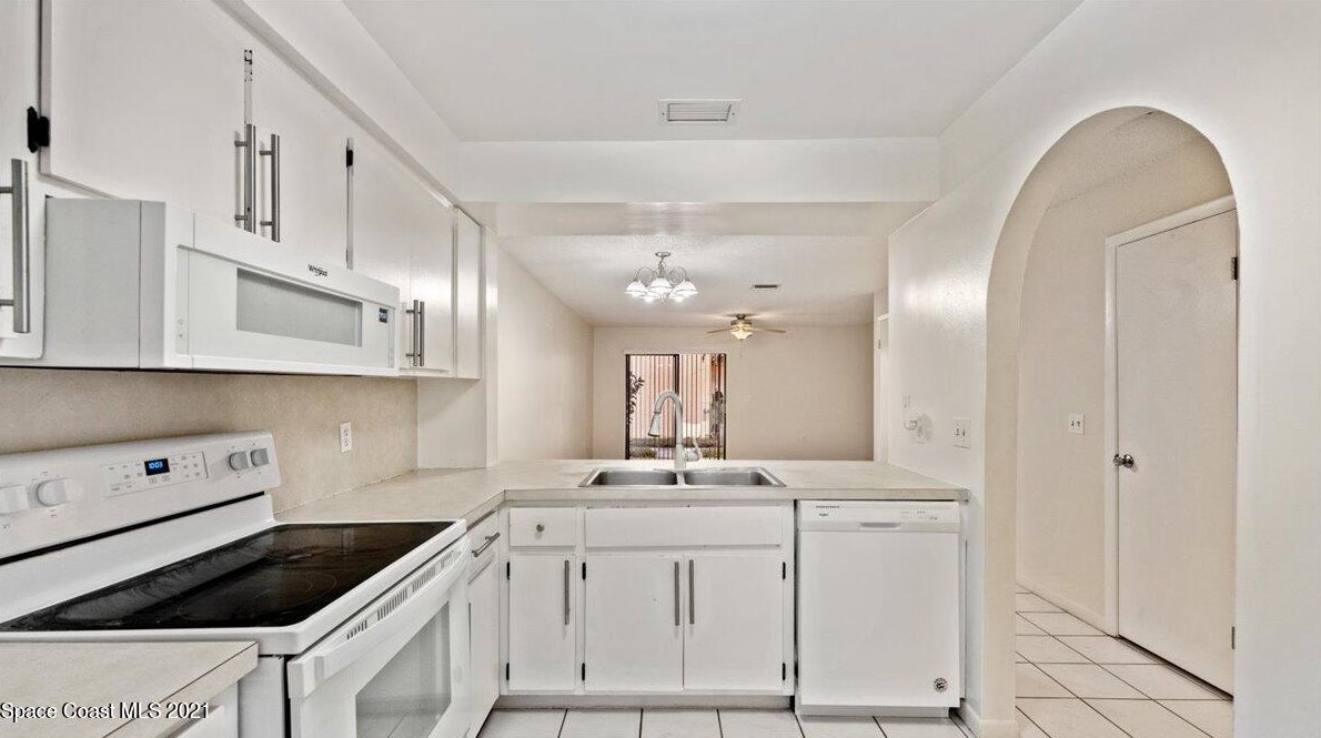 156 San Juan Cir, Melbourne FL 32935-5422 exterior