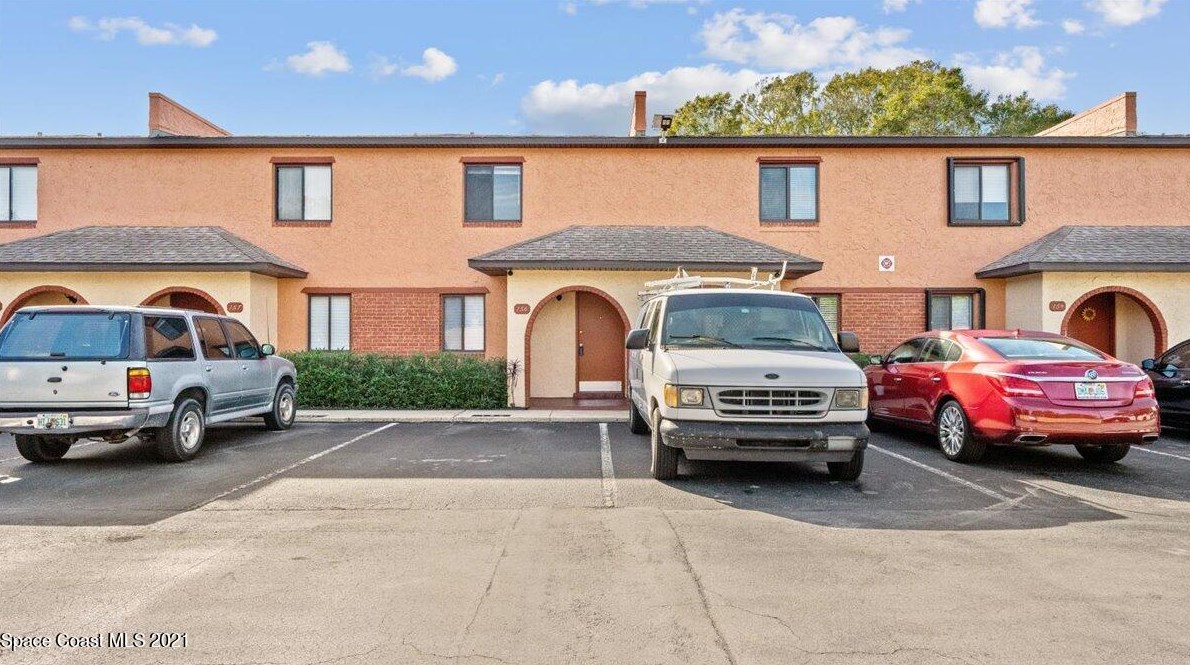 156 San Juan Cir, Melbourne FL 32935-5422 exterior