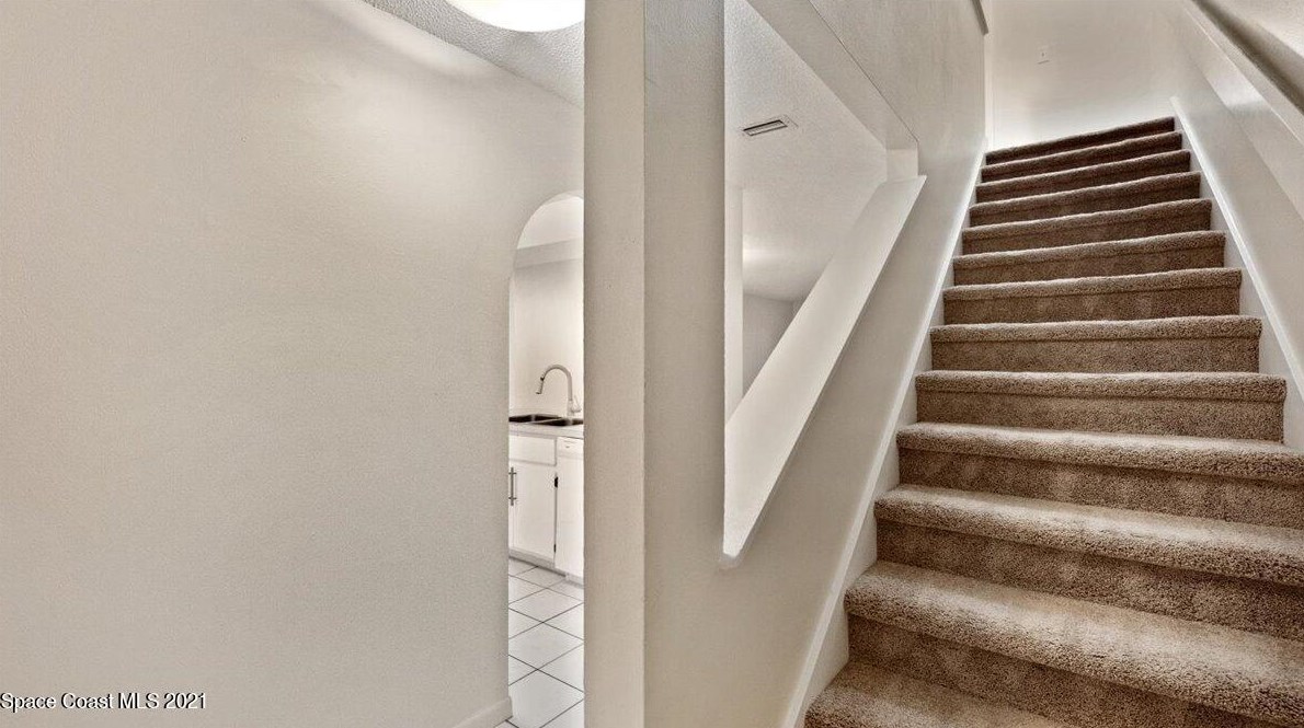 156 San Juan Cir, Melbourne FL 32935-5422 exterior