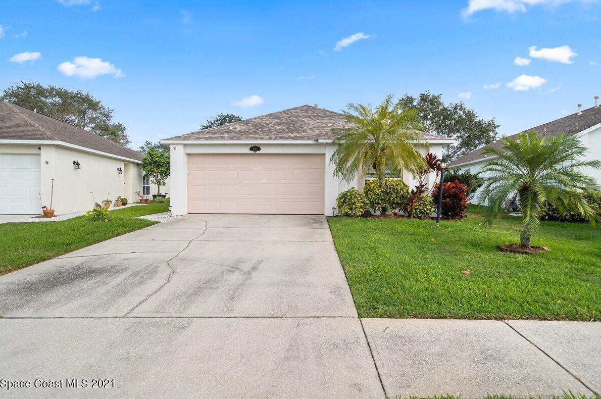 2075 Majestic Pine Ct, Melbourne, FL 32905-4023