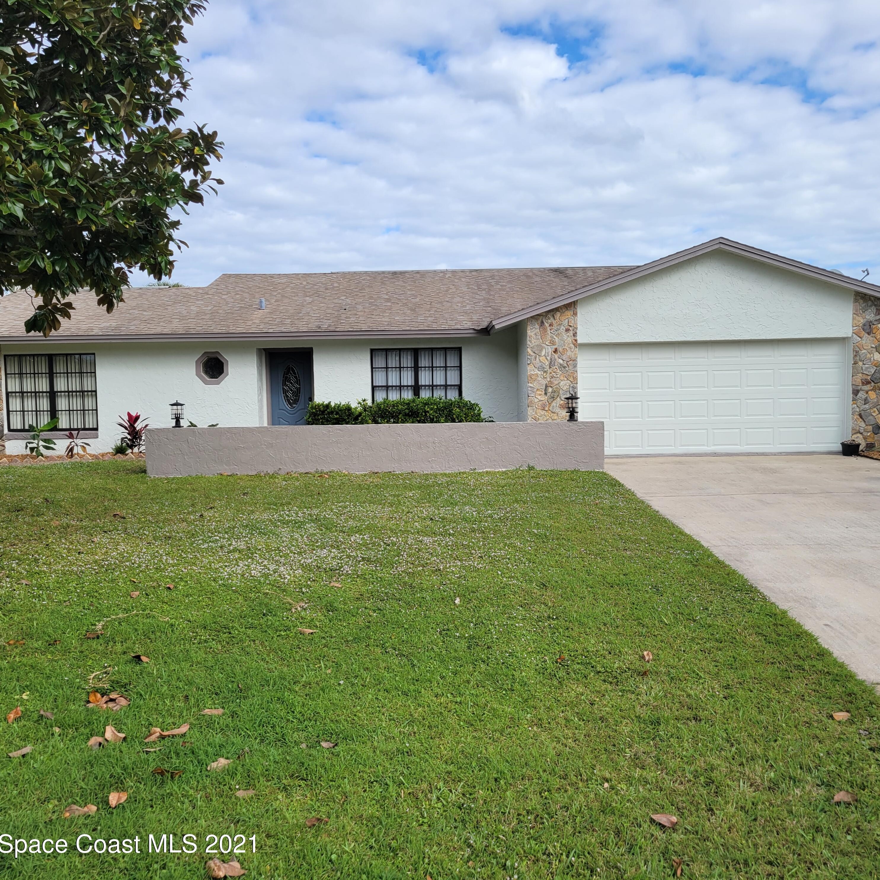 3150 Water Oak Dr, Merritt Island, FL 32953-8235