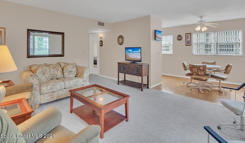 99 Spring Lake Dr #106, Vero Beach, FL 32962