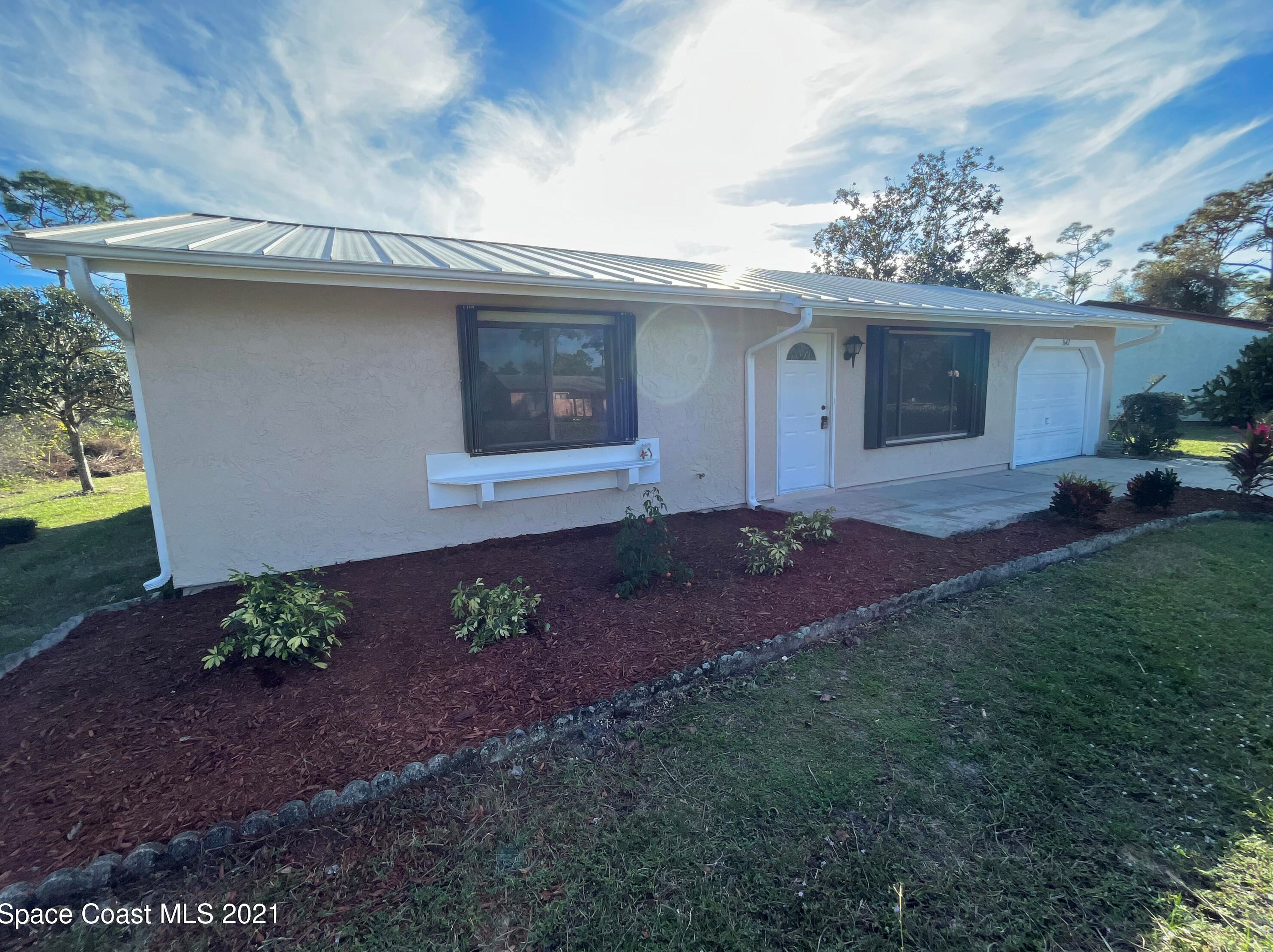 1642 Uniontown St, Melbourne, FL 32909-5627