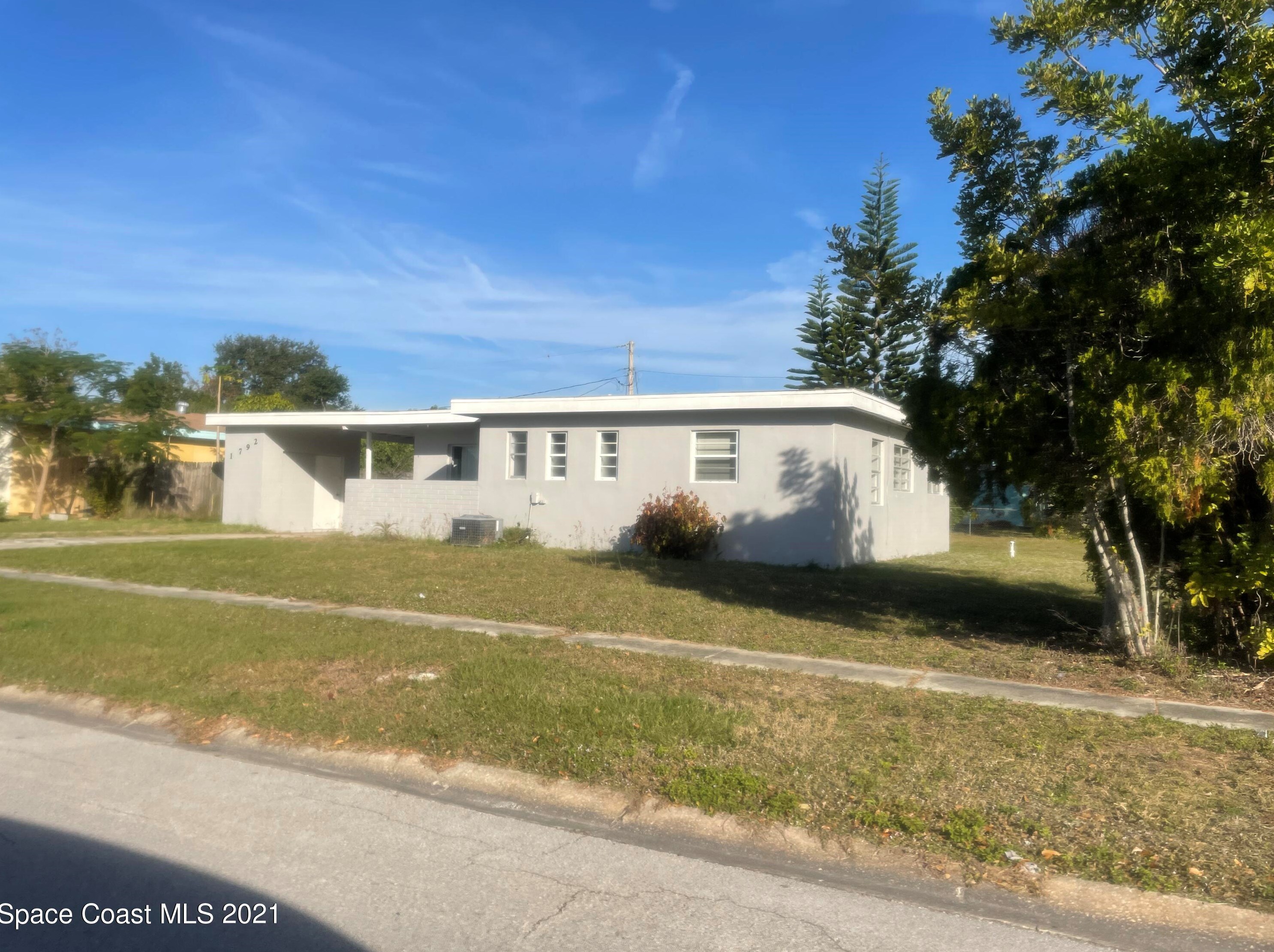 1792 Mckinley Ave, Melbourne, FL 32935-4052