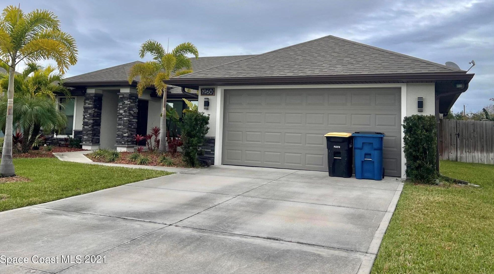 1960 Gloria Cir, Melbourne, FL 32905-5119