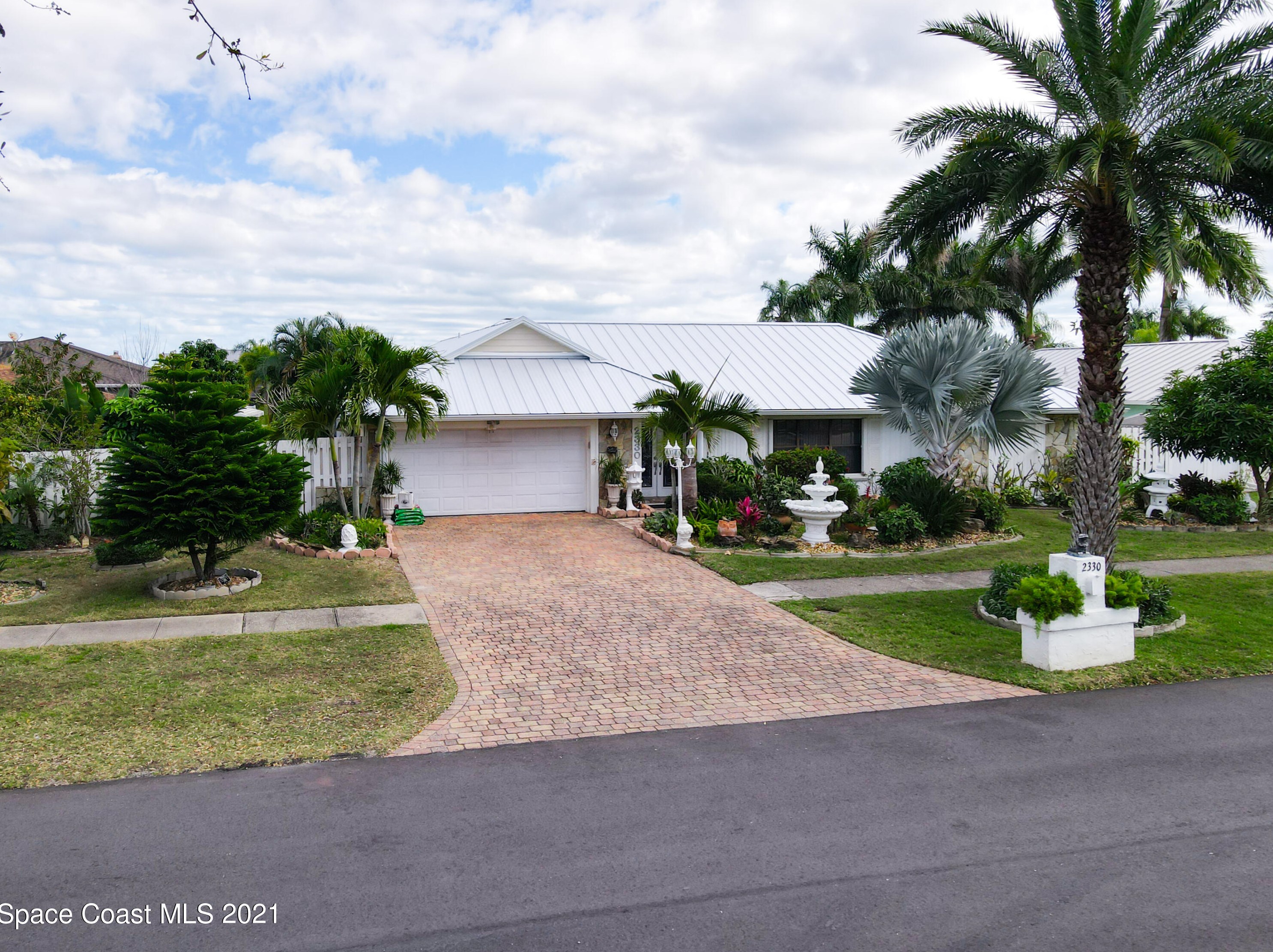 2330 Sykes Creek Dr, Merritt Island, FL 32953-2927