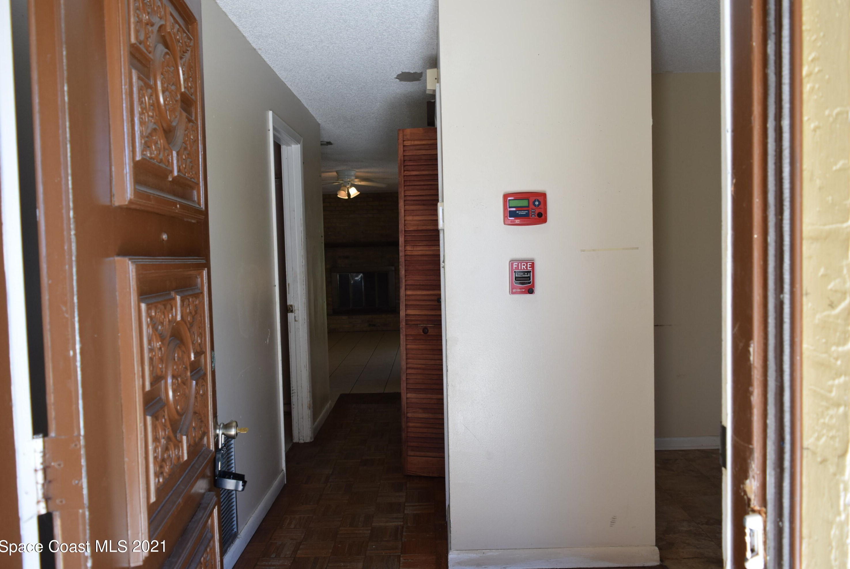 881 Cayuga Ave, Melbourne, FL 32905-5260