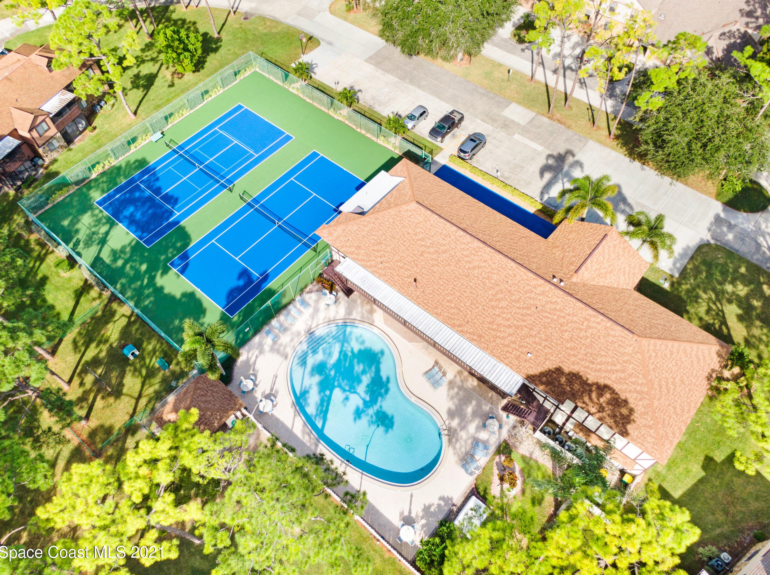 9002 Manchester Ln, Melbourne, FL 32904-2093