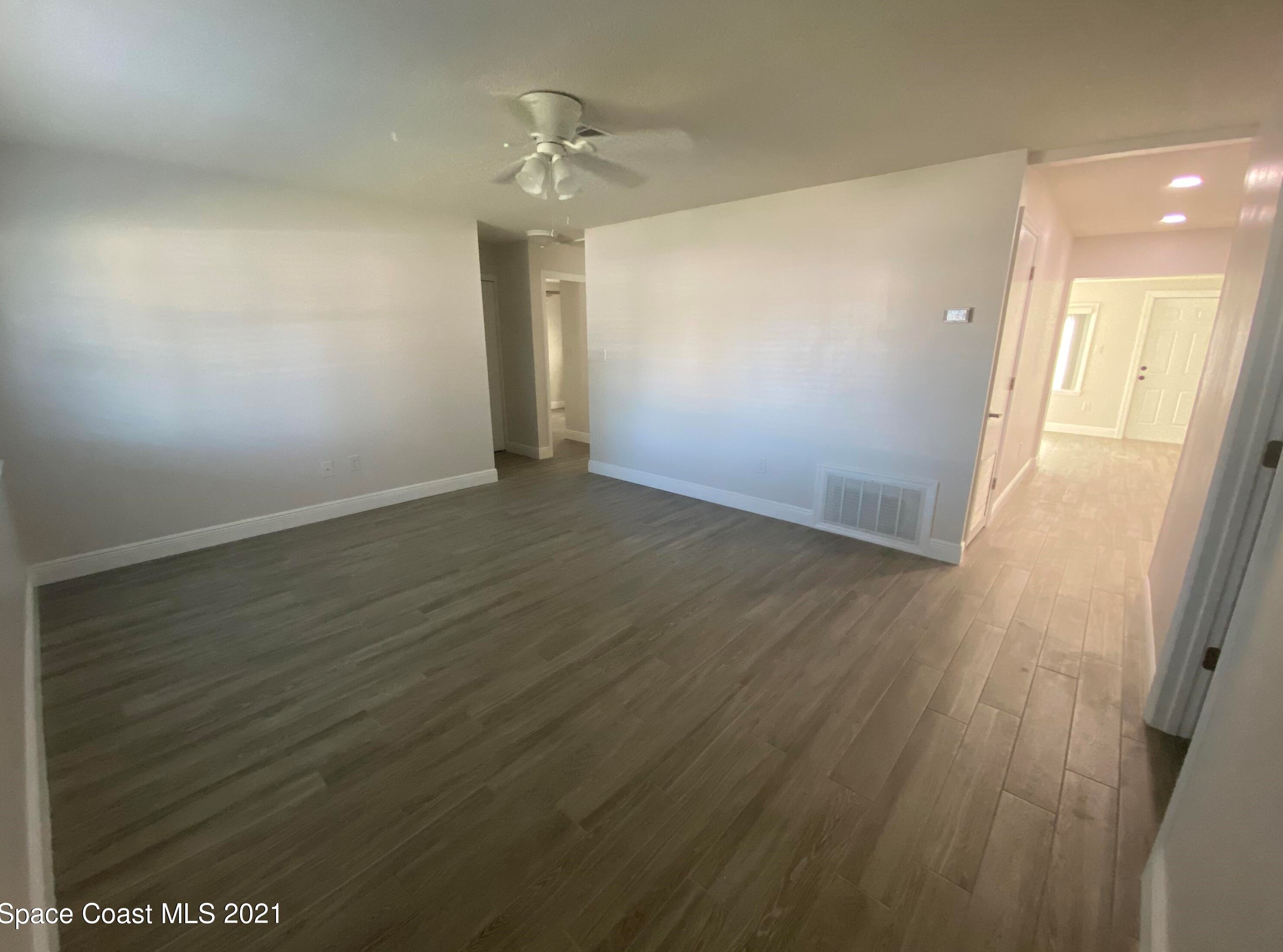 2801 Lorna Dr, Melbourne, FL 32935-2052