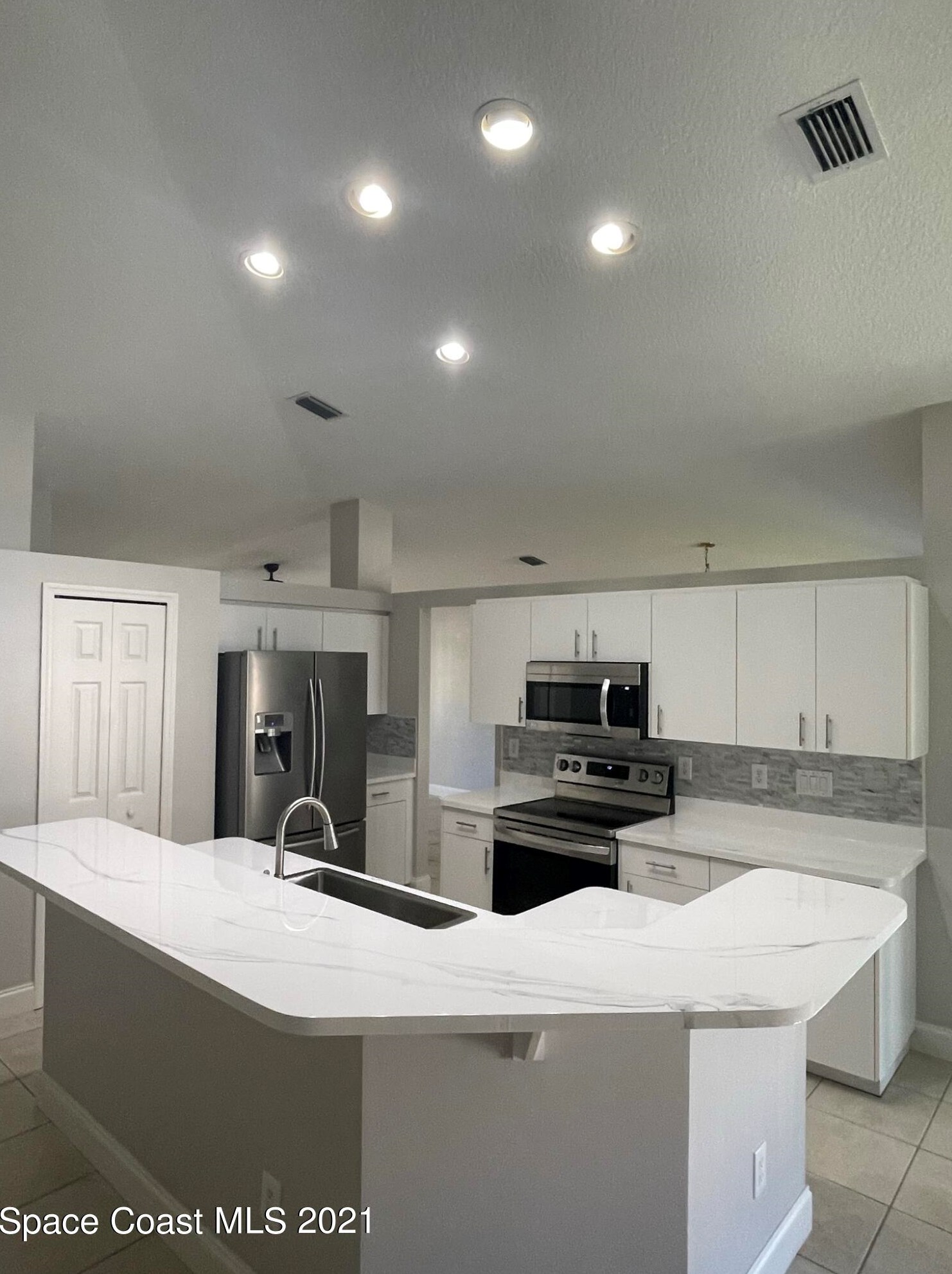 3532 Long Leaf Dr, Melbourne, FL 32940-1446