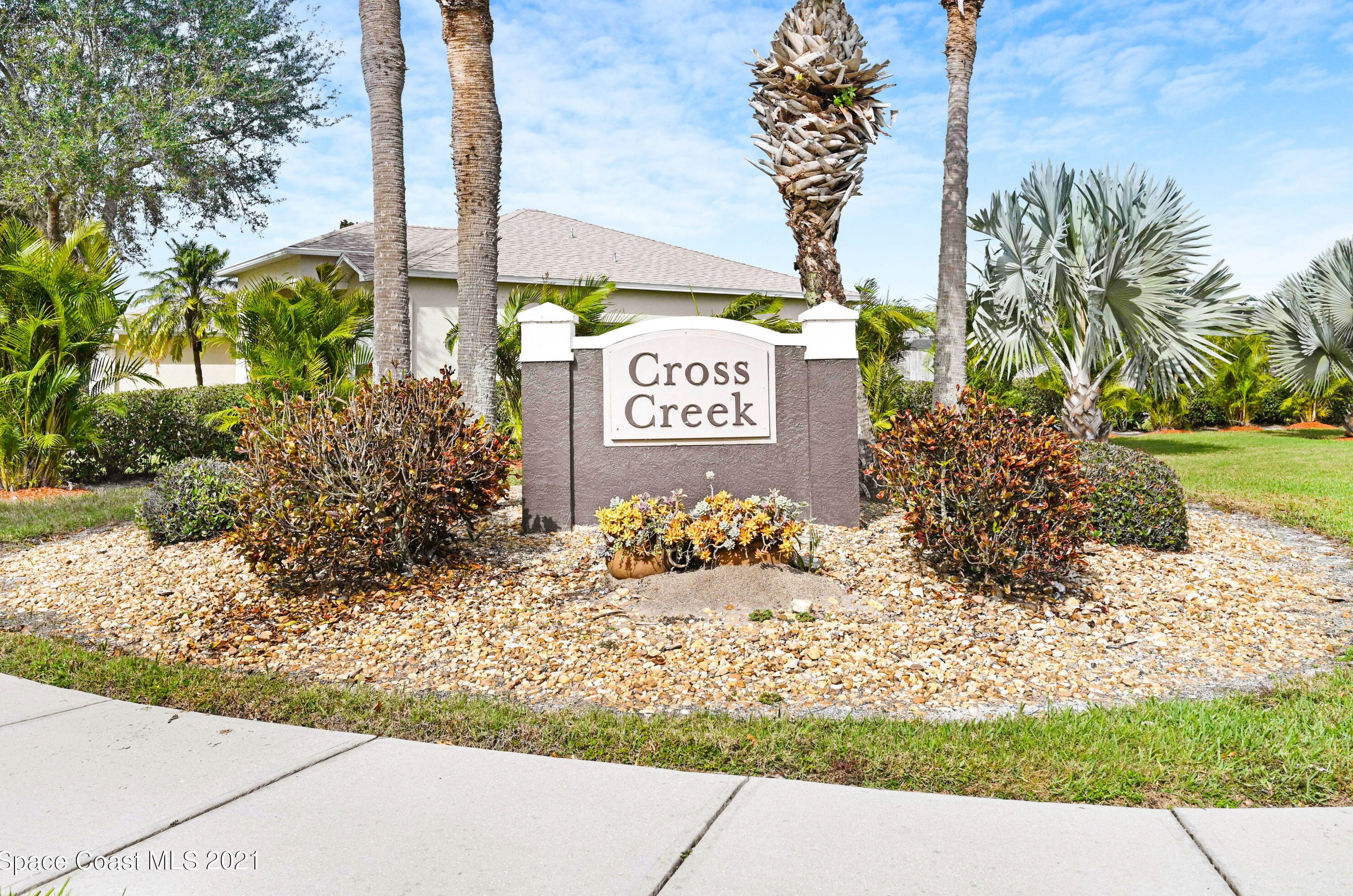 1475 Knoll Ridge Dr, Melbourne FL  32940-6357 exterior