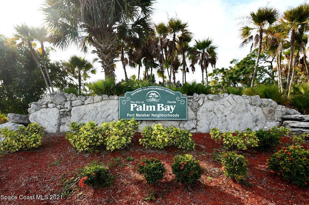 978 Canal Ln, Melbourne, FL 32905-5502