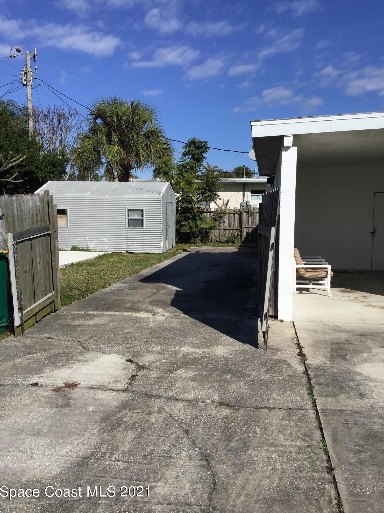 301 Live Oak Ln, Melbourne, FL 32935-4814