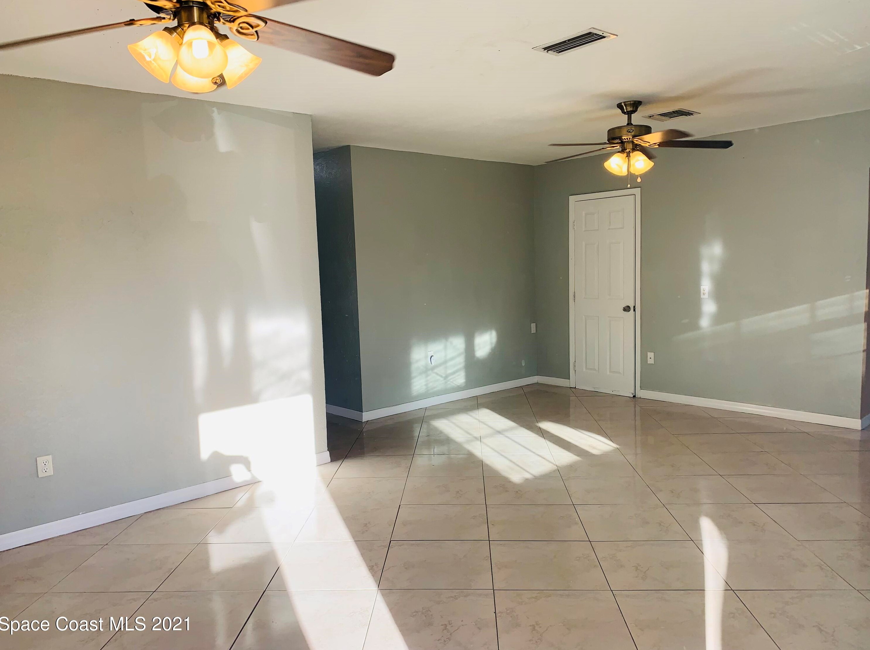 2120 Nottingham Rd, Melbourne, FL 32935