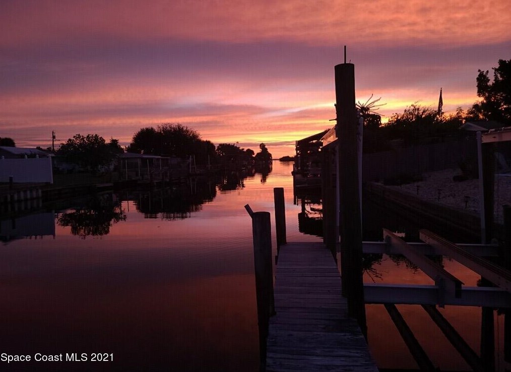 1624 Shore Dr, Merritt Island FL  32952-5616 exterior