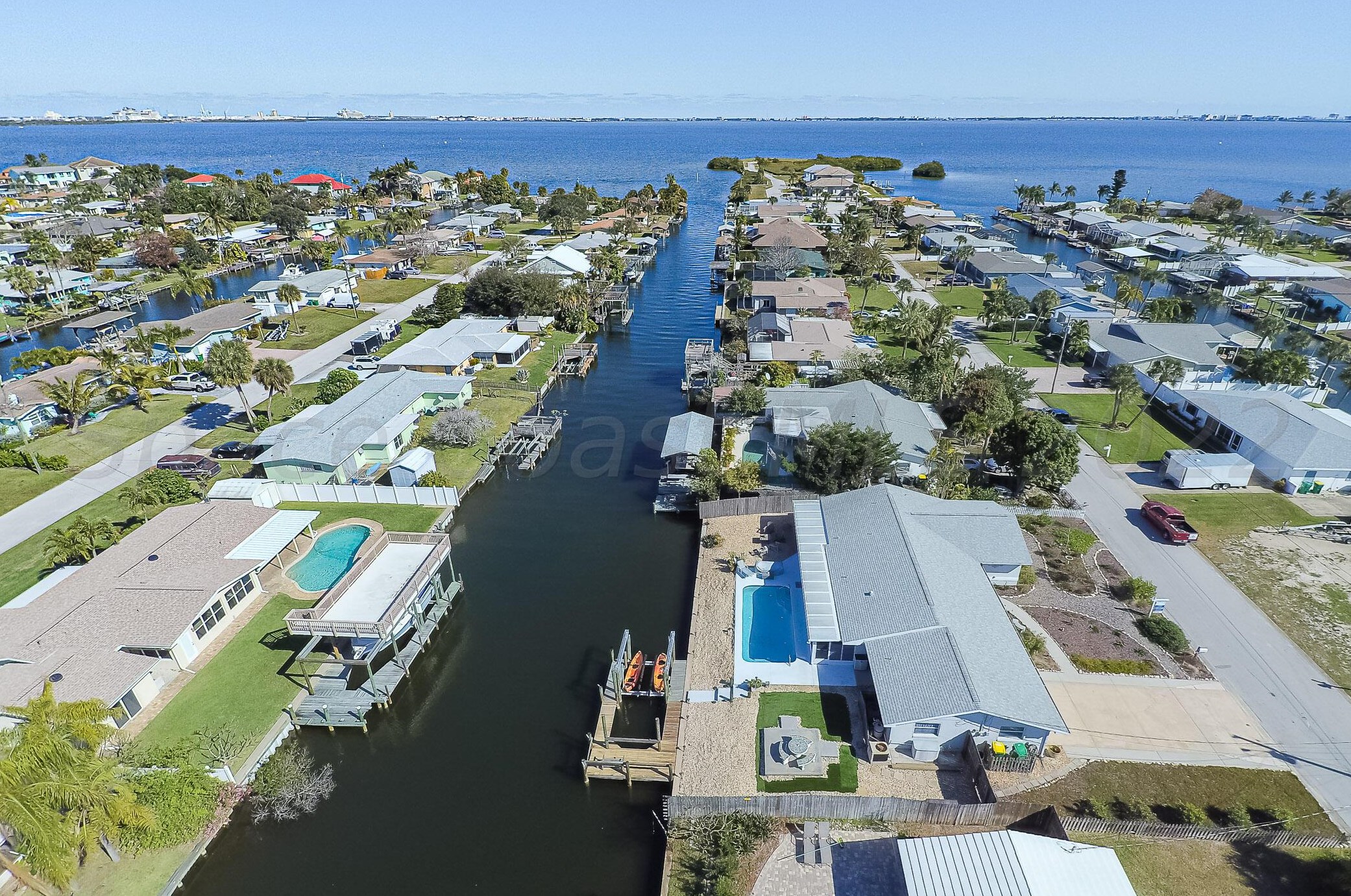 1624 Shore Dr, Merritt Island FL  32952-5616 exterior