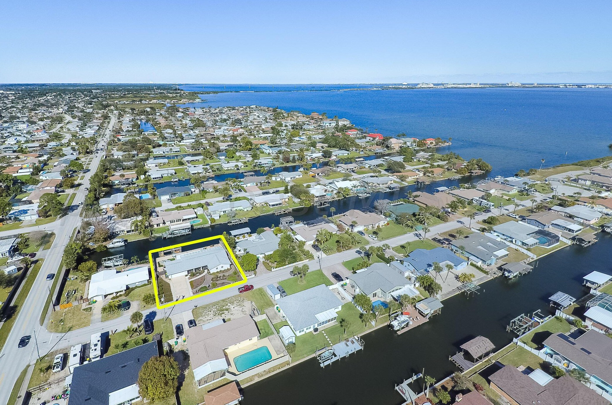 1624 Shore Dr, Merritt Island FL  32952-5616 exterior