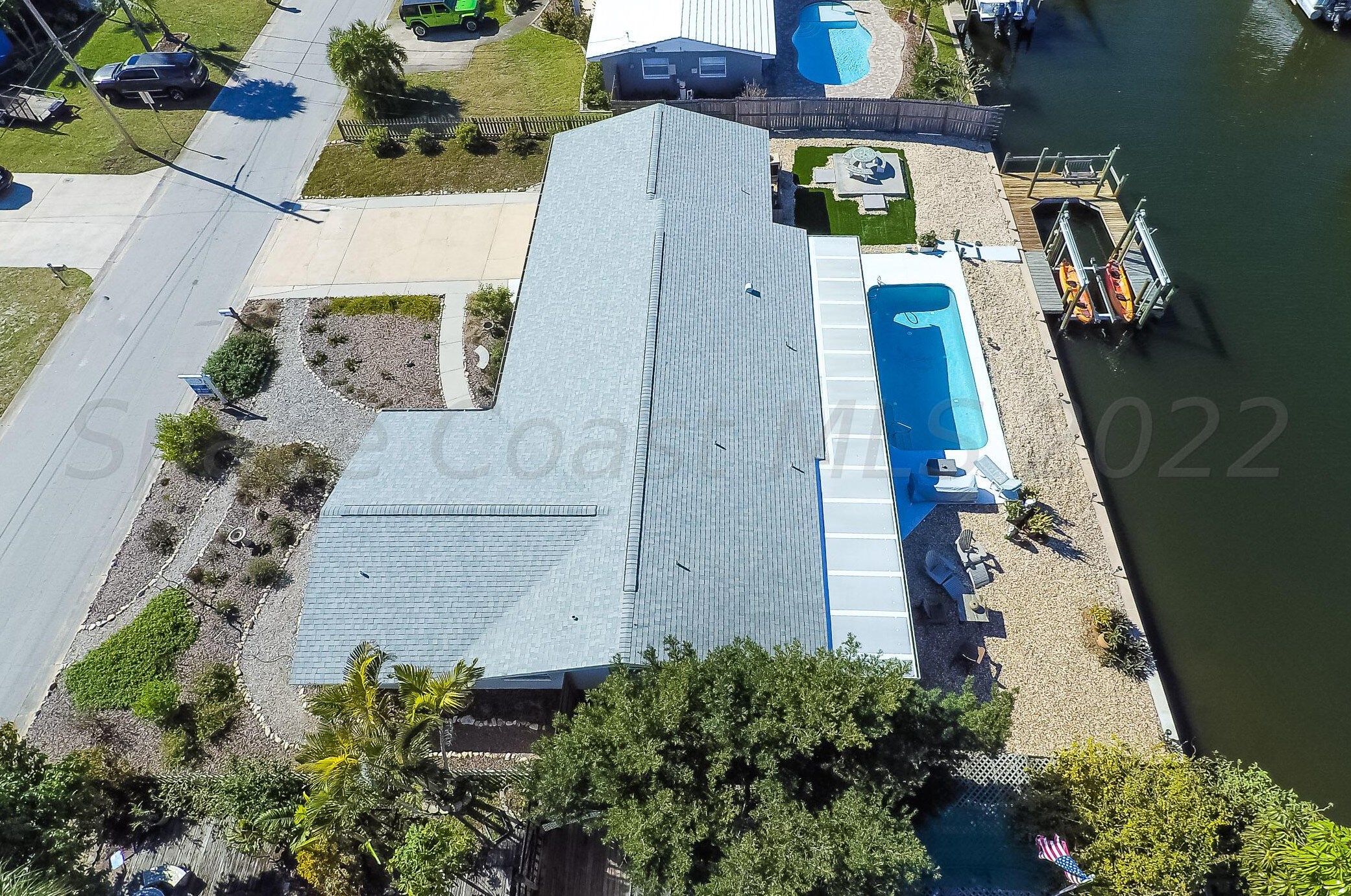 1624 Shore Dr, Merritt Island FL  32952-5616 exterior