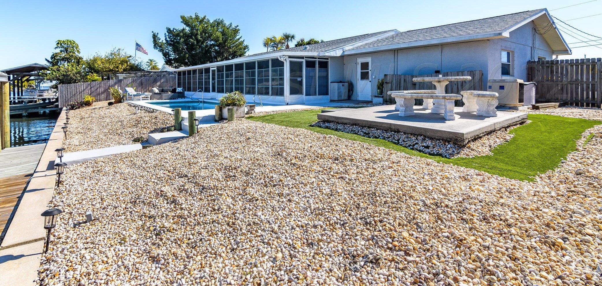 1624 Shore Dr, Merritt Island FL  32952-5616 exterior