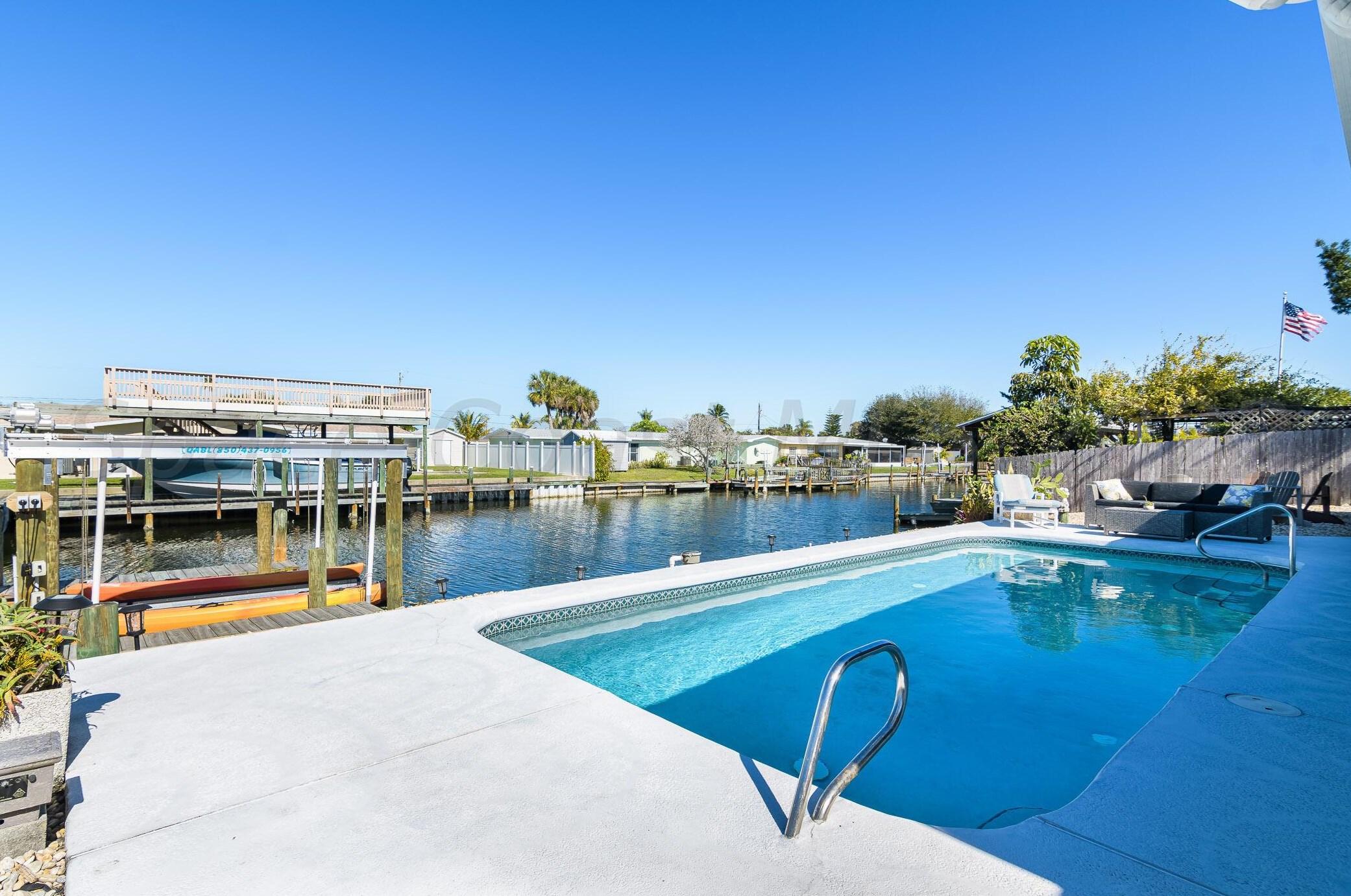 1624 Shore Dr, Merritt Island FL  32952-5616 exterior