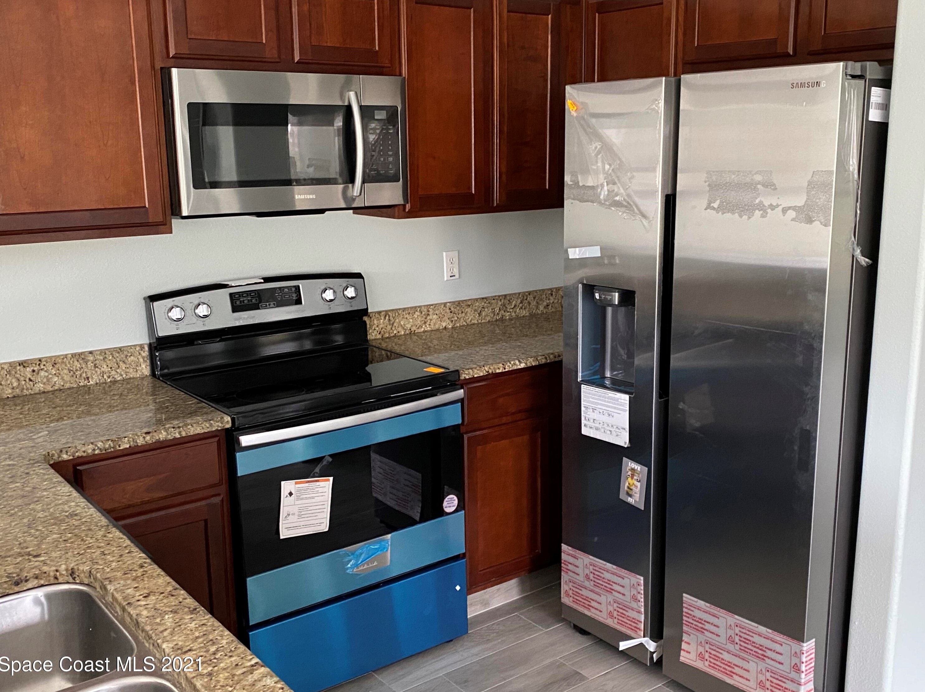 915 Twisting Branch Ct, Melbourne, FL 32935-5273