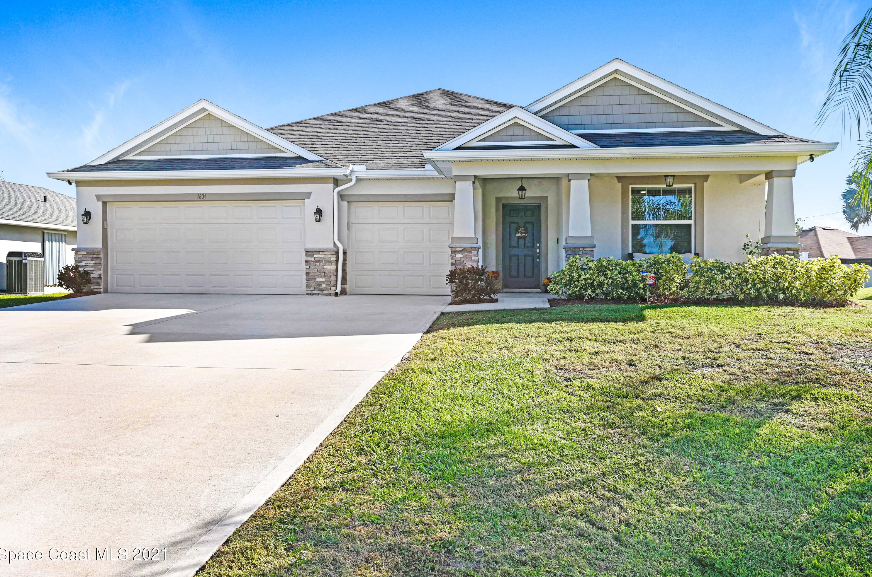 1601 Ashboro Cir, Melbourne, FL 32909-6578