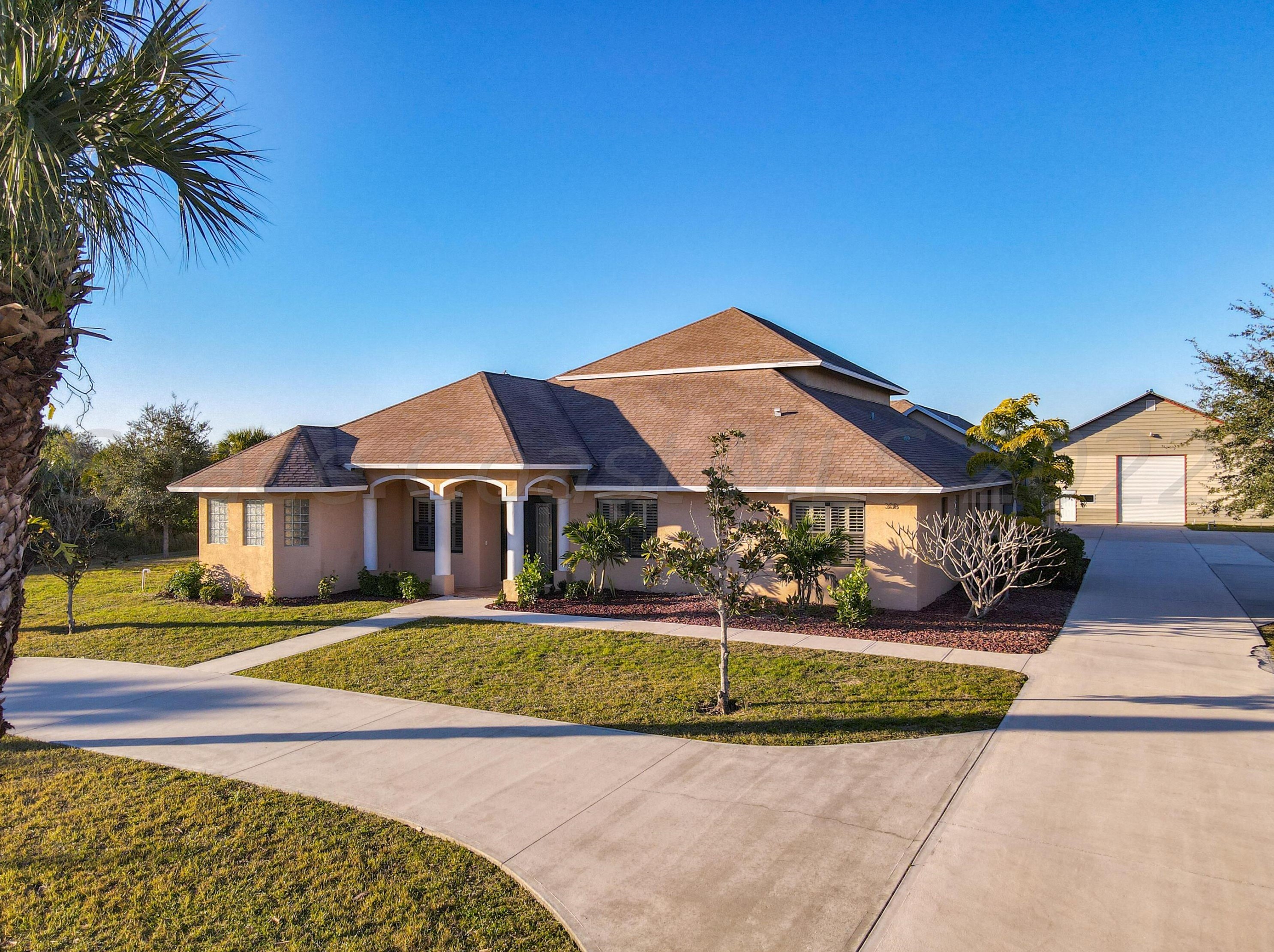 308 Pinto Ln, Melbourne, FL 32909-1120