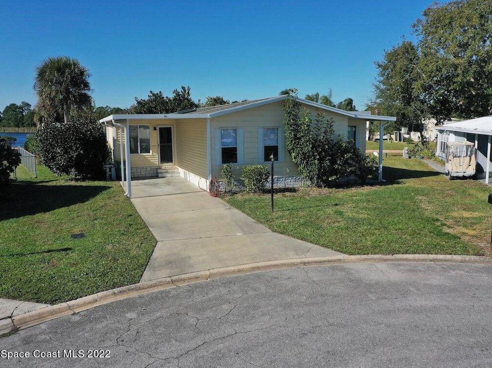 207 Cobia Ct, Sebastian, FL 32976