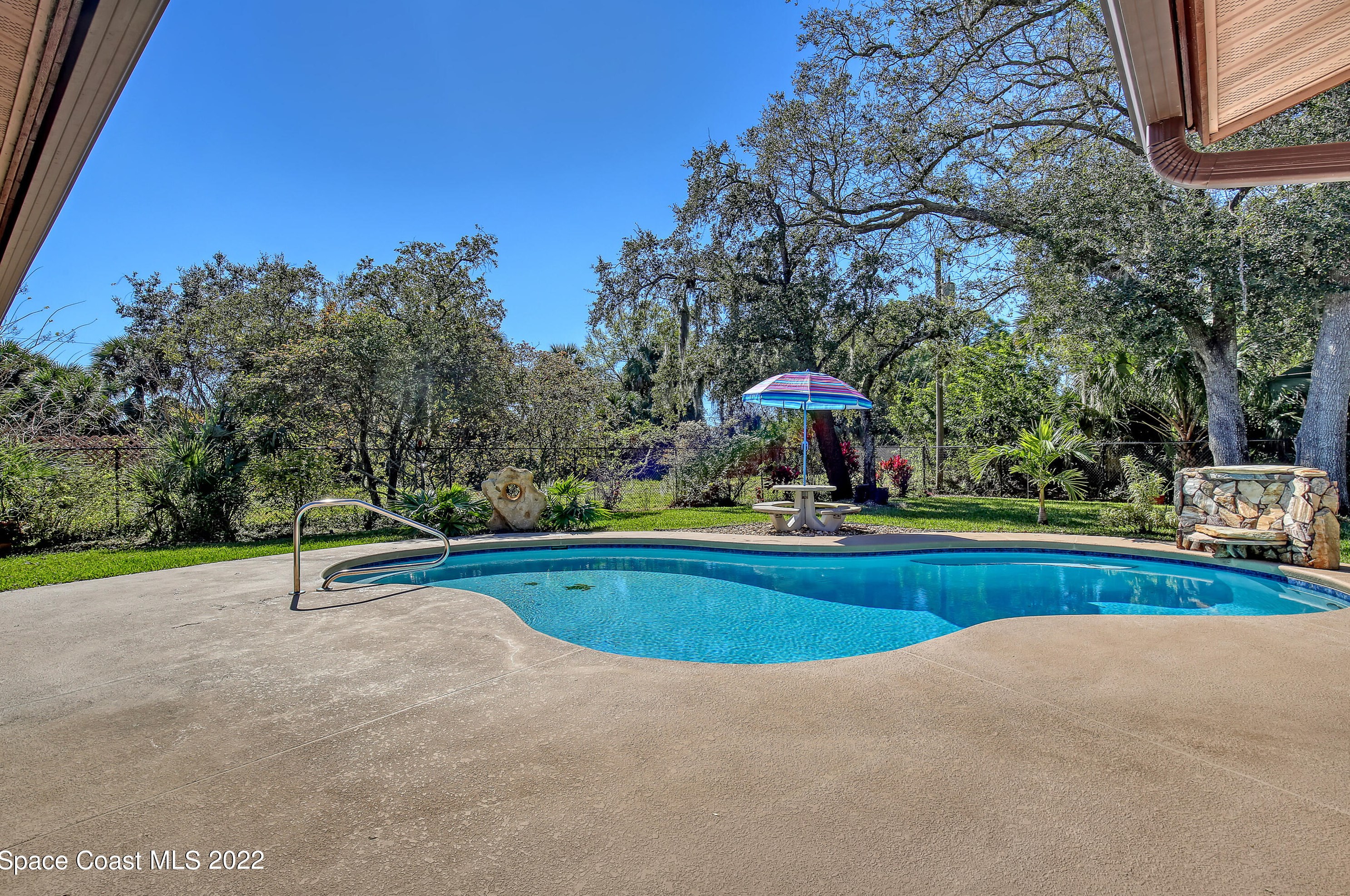 916 Nevada Dr, Melbourne FL  32907-1472 exterior