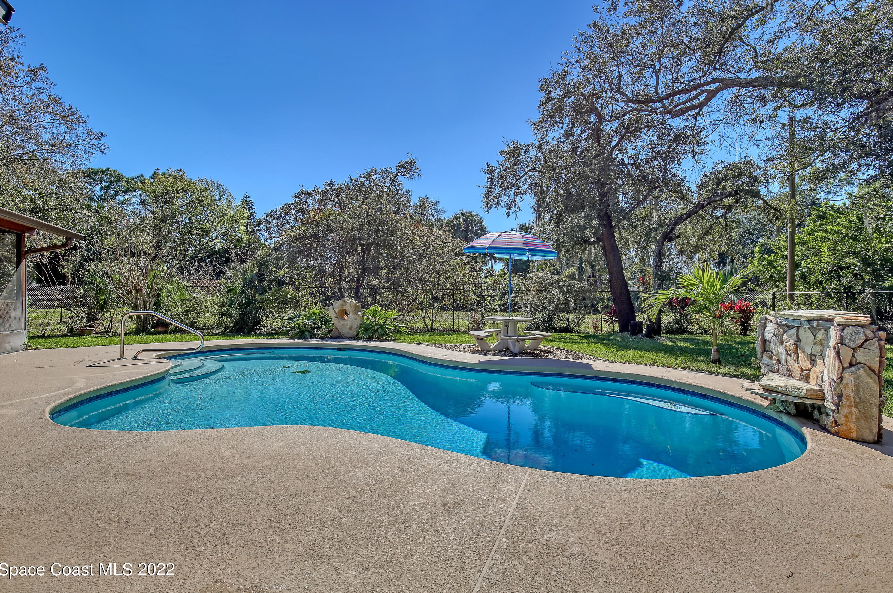916 Nevada Dr, Melbourne FL  32907-1472 exterior