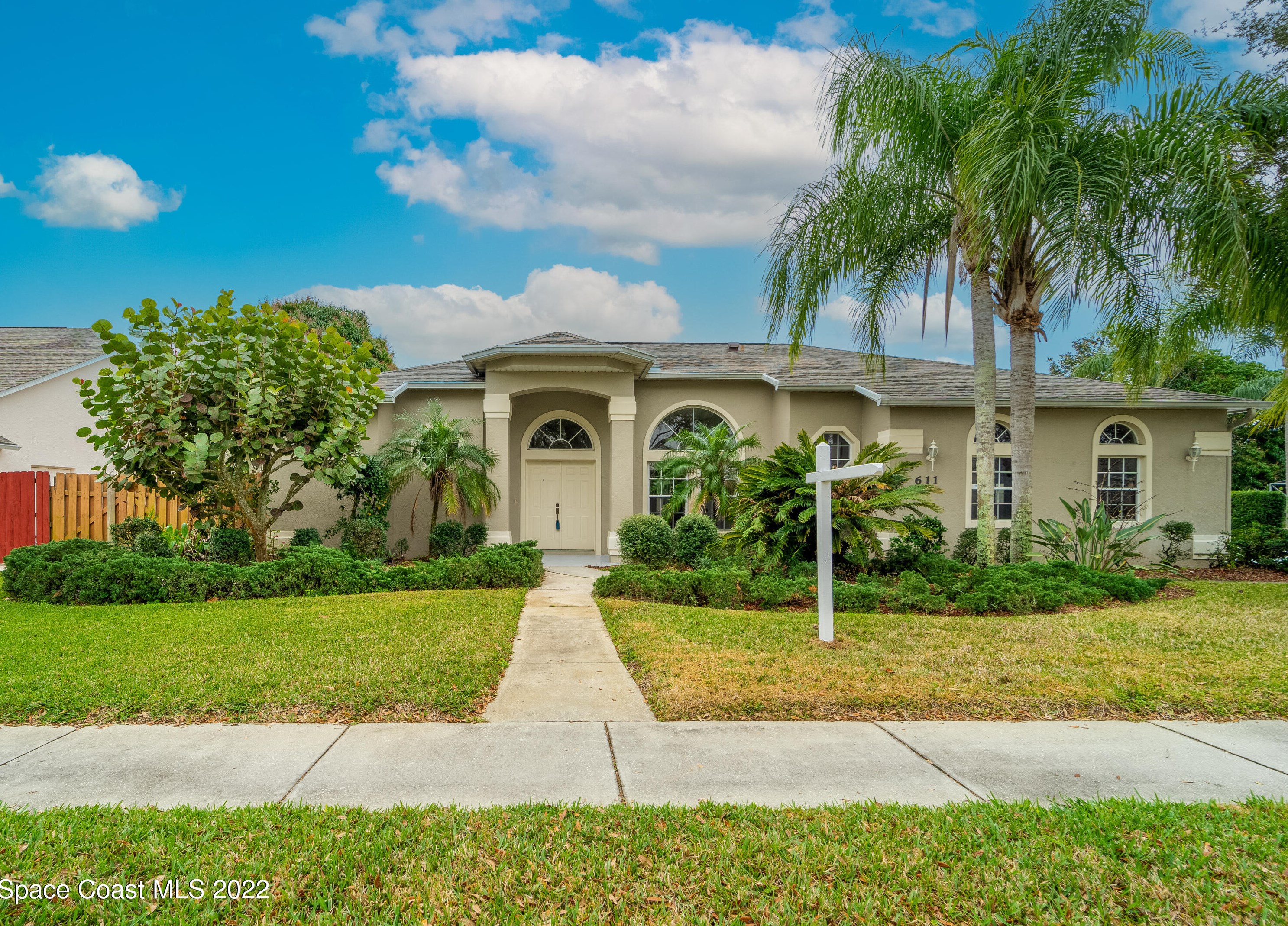 611 Sunset Lakes Dr, Merritt Island, FL 32953-8028