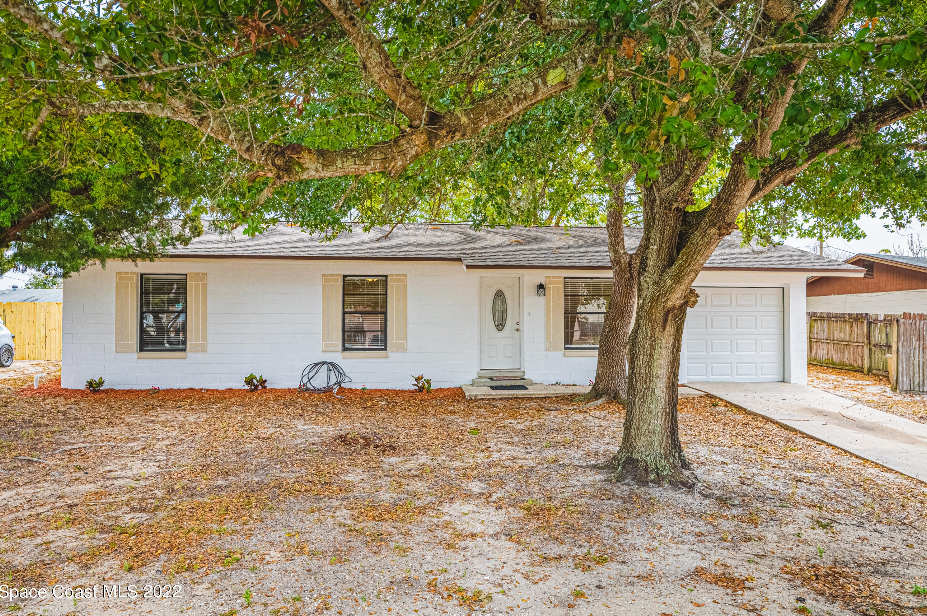 2161 Watts Dr, Mims, FL 32754