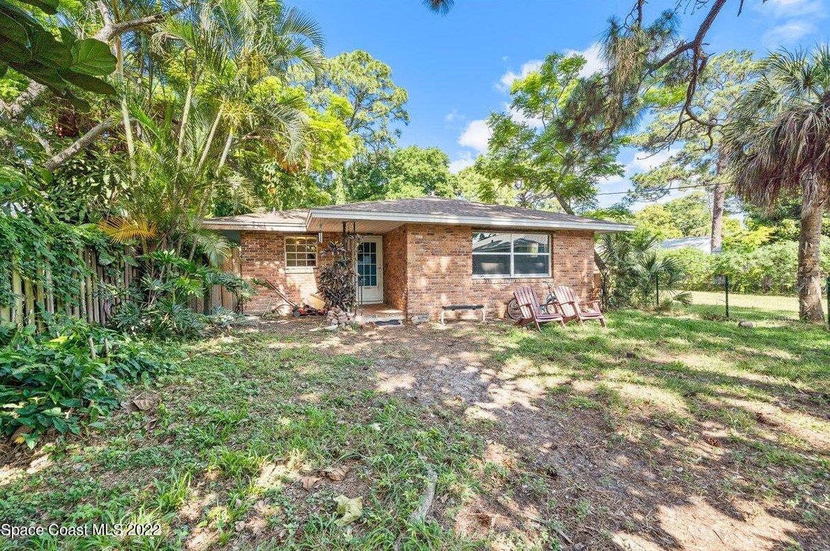935 S Tropical Trail, Merritt Island, FL 32952