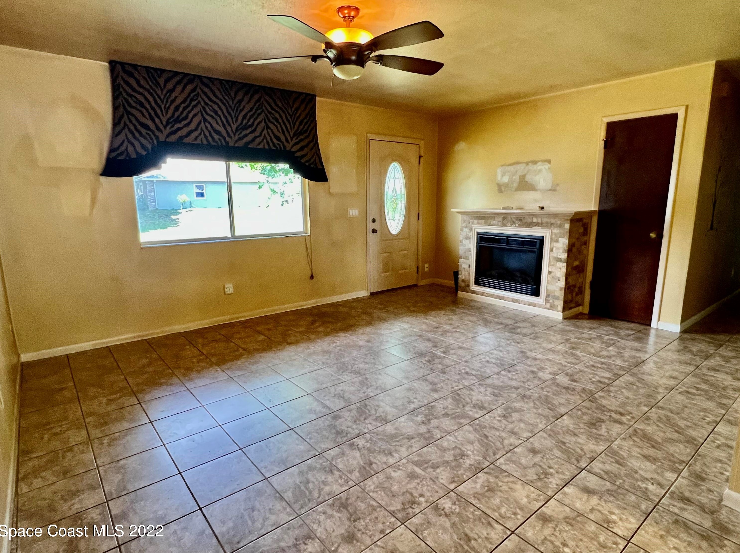 910 Beacon St, Melbourne, FL 32907-7835