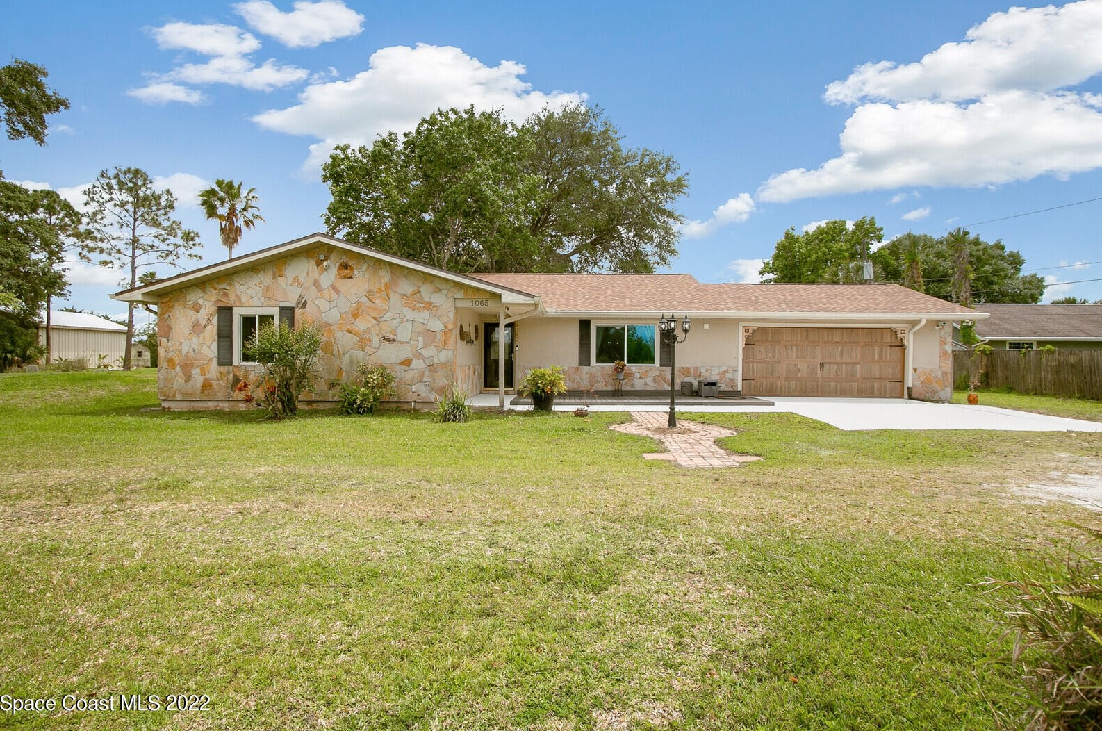 1065 Pne Is Rd, Merritt Island FL 32953-6605 exterior